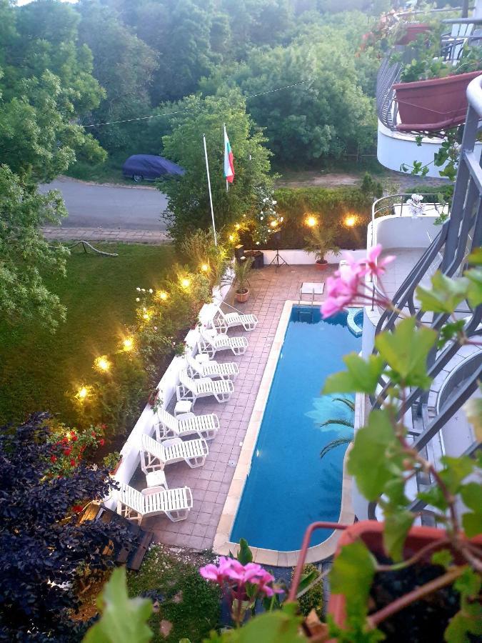 Hotel Feniks 로제넷츠 외부 사진