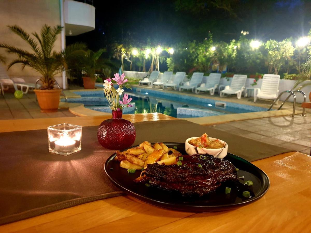 Hotel Feniks 로제넷츠 외부 사진