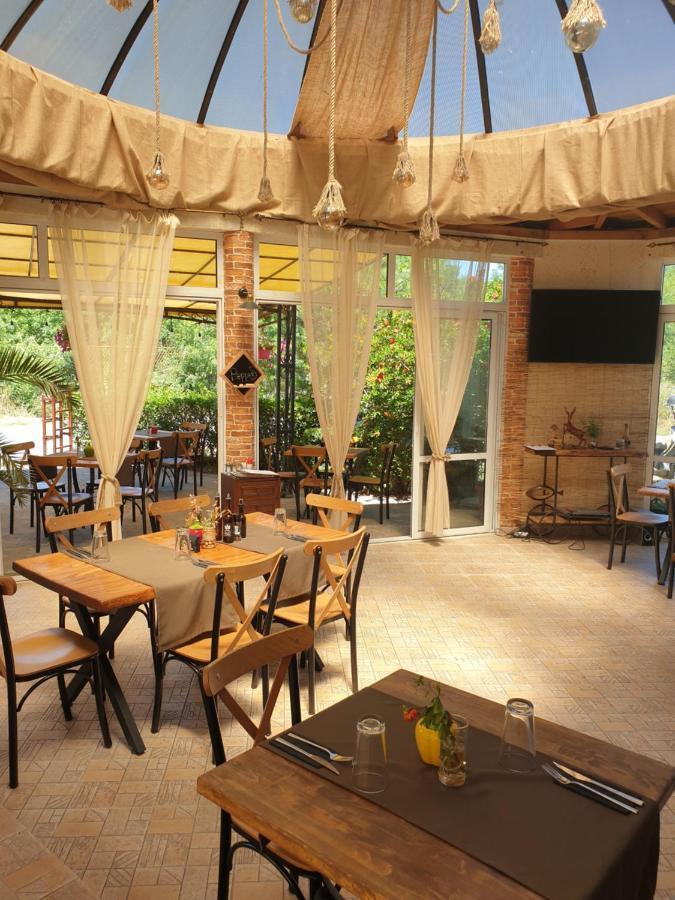 Hotel Feniks 로제넷츠 외부 사진