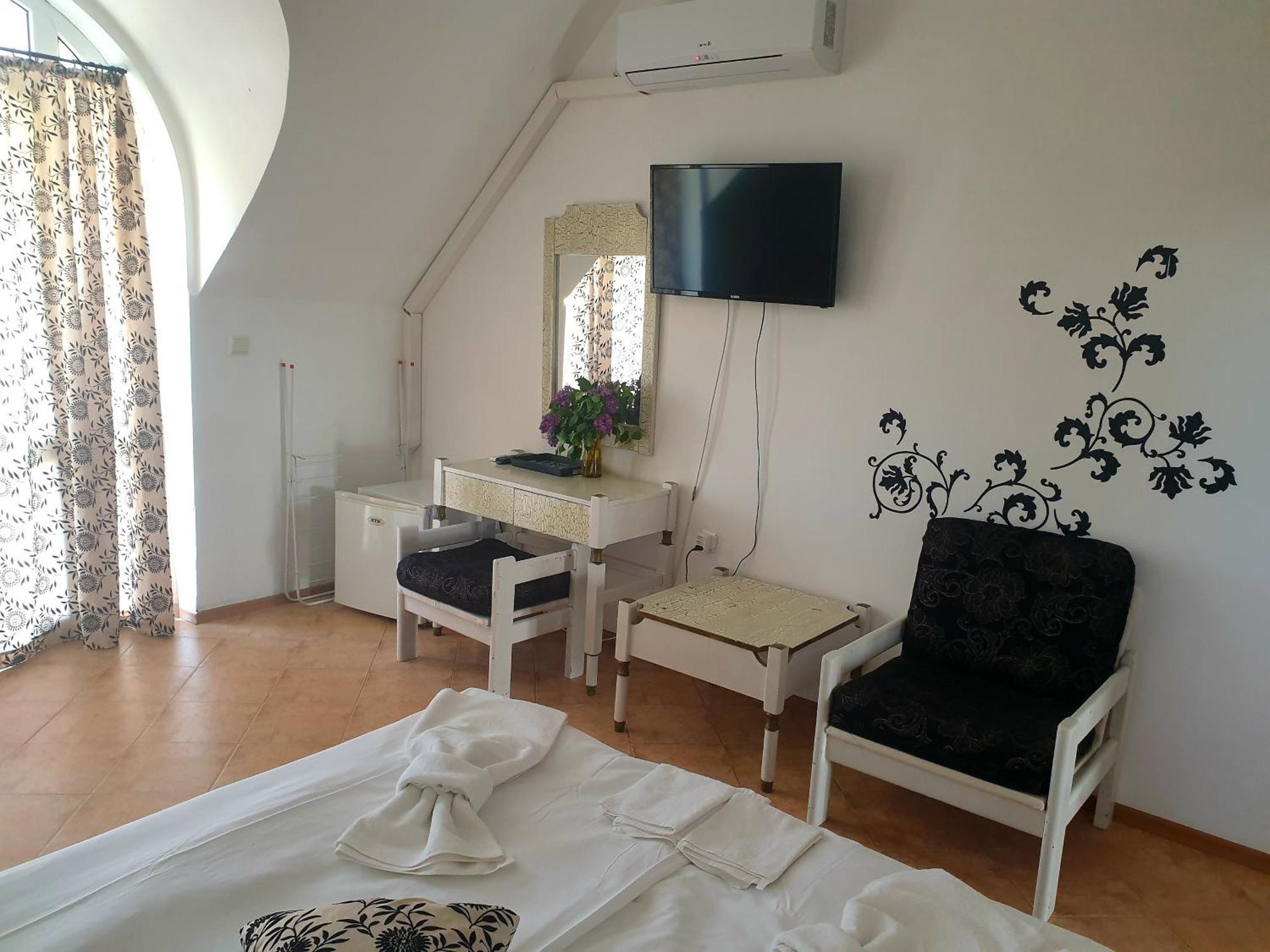 Hotel Feniks 로제넷츠 외부 사진
