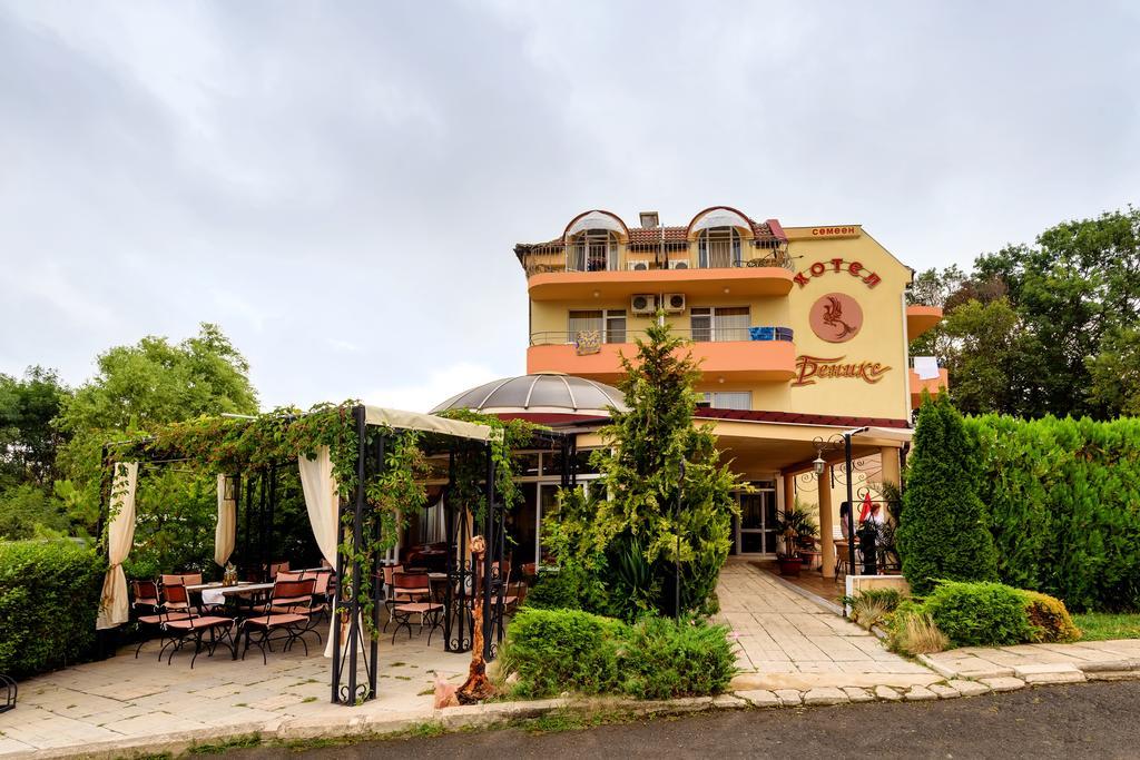 Hotel Feniks 로제넷츠 외부 사진