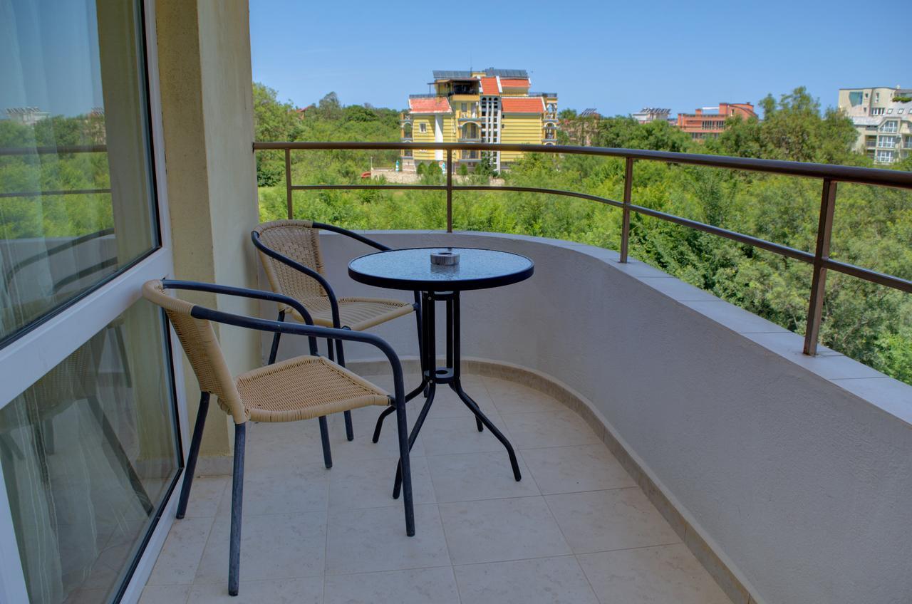 Hotel Feniks 로제넷츠 외부 사진